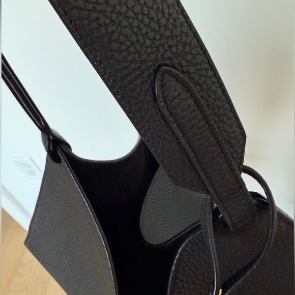 KHAITE LOTUS TEXTURED MED TOTE - Picture 3 of 6